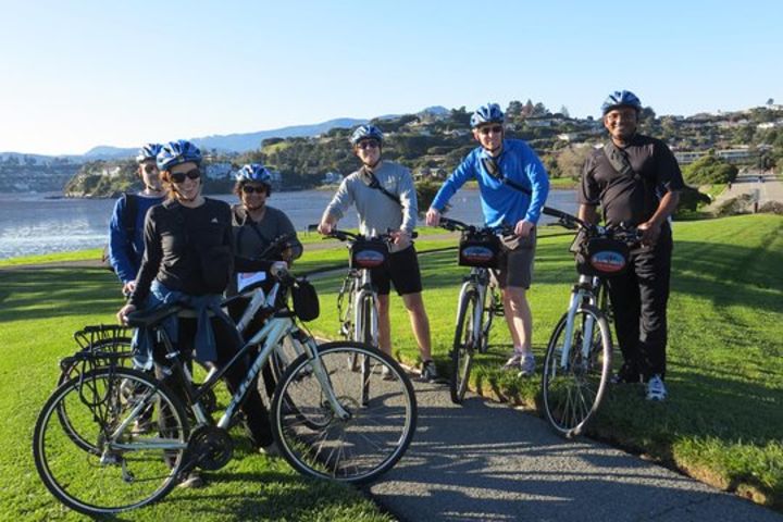 Golden Gate Bridge Guided Bicycle or E-Bike Tour from San Francisco to Sausalito image