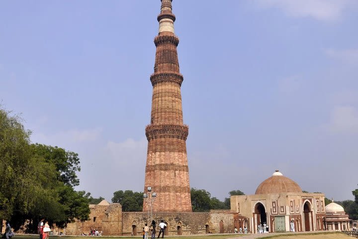 Private Transfers Agra To New Delhi Drop image