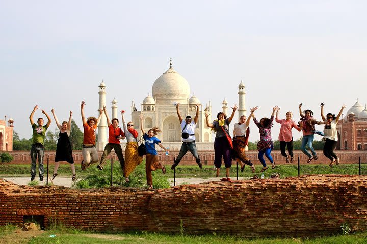 Taj Mahal Guided Tour From Delhi By Car image