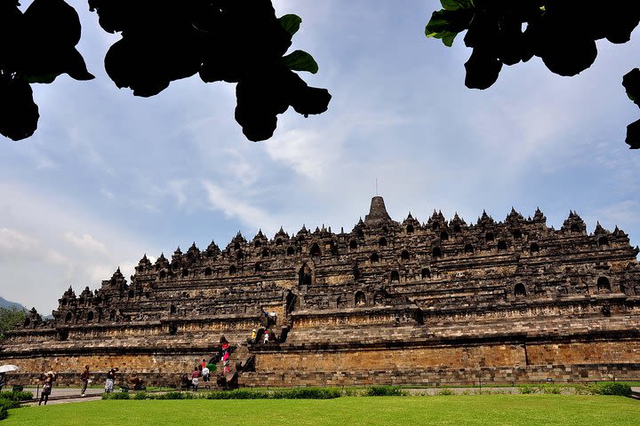 1-Day Yogyakarta Borobudur and City Tour - PRIVATE Tour with GUIDE image