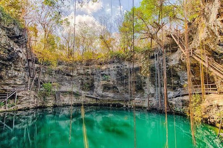 Private Tour at Cenote Xcanche and Colonial City of Valladolid Day Trip image