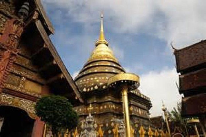 Private Temples Tour in Lampang and Lamphun image
