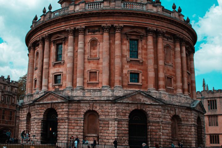 Oxbridge Audio Walking Tours - Guided By Expert Historian image