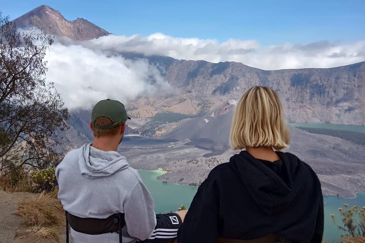 Mount Rinjani Trekking Summit Full View Point 3726m ( 2Days 1Night ) image