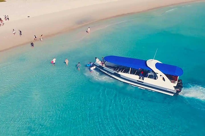 Whitehaven Beach Day Tour with Snorkel in Whitsundays Island image