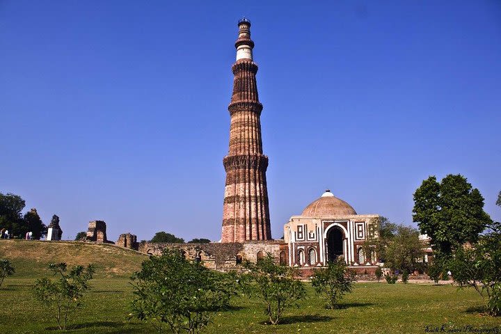 Delhi Best of Monuments Half Day Tour image