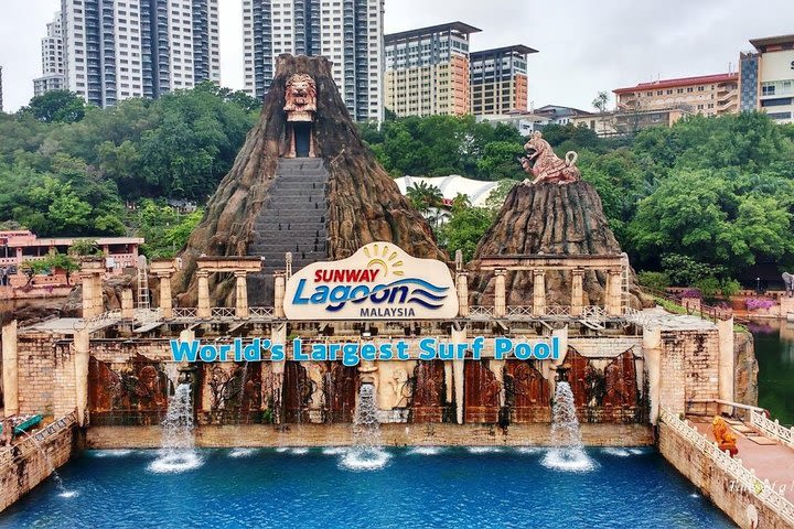 Kuala Lumpur Hotels to Sunway Lagoon Theme Park Transfer image