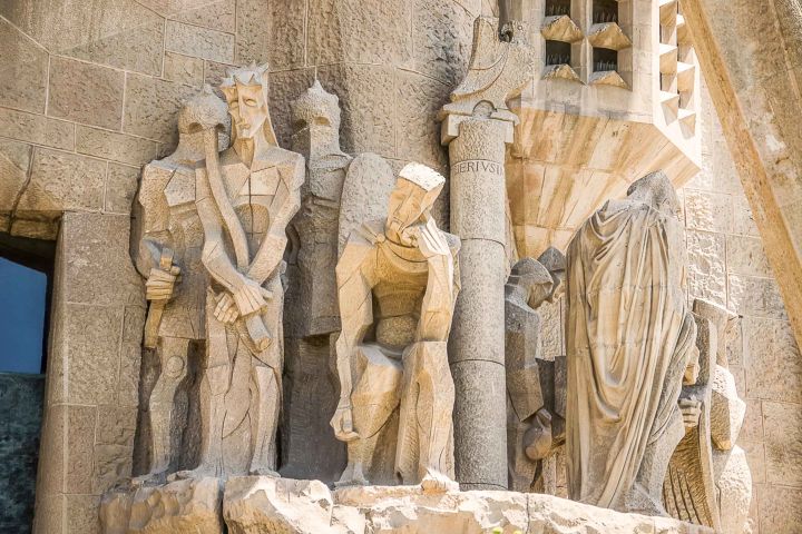 Barcelona: Sagrada Familia Priority Access & Guided Tour image