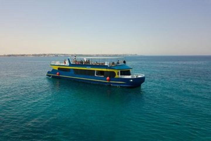 Paradise Conquest Semi Submarine & snorkeling - Hurghada image