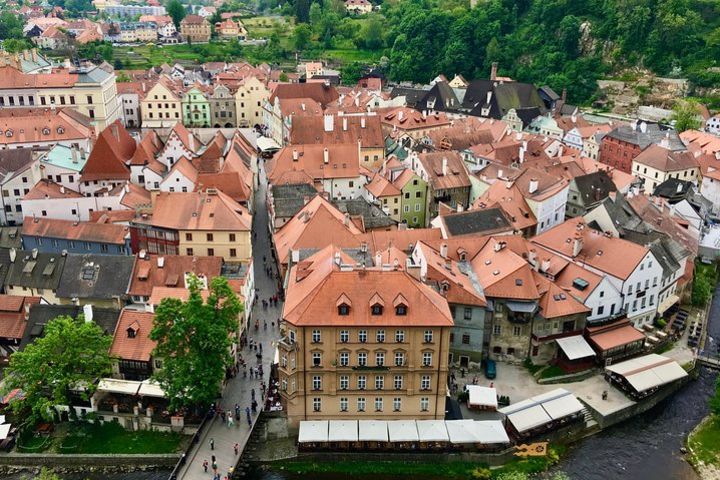 Guided transfer from Prague to Vienna and vice versa with a visit of Č. Krumlov image