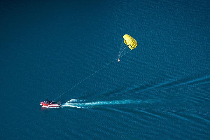 Parasailing Experience in Cancun with Transportation  image