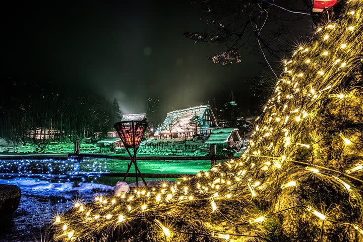 Small-Group Photography Tour in Takayama image