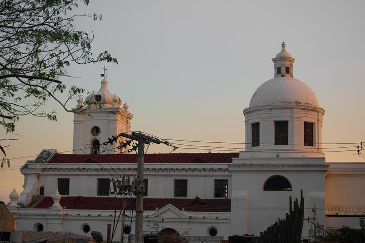 Santa Marta's Historical Center Walking Tour image