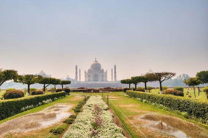 Agra Private Day Tour With Taj Mahal , Agra Fort and Fatehpur Sikri image