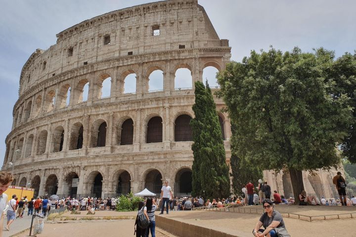 Seamless Naples to Rome Transfer image