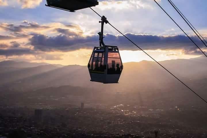 City Tour & Comuna 13  image