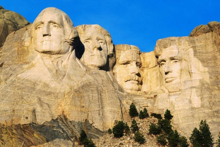 7-Day Yellowstone Adventure Tour image