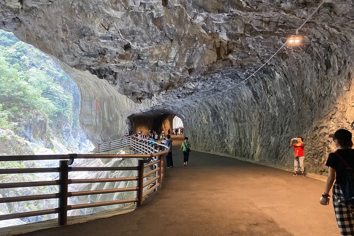 Private Tour: Taroko Gorge Day Trip from Taipei image