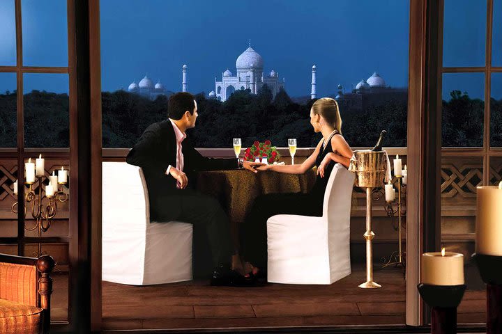 Private Taj Mahal Tour by Car image