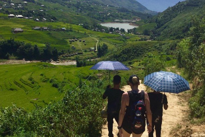 2 Days Private Sapa Trek with Black Hmong Tribesman image