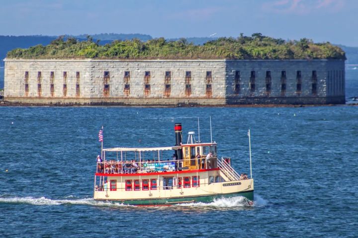 Harbor Lights and Sights Cruise in Portland, Maine image