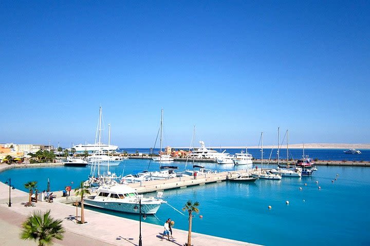 5-Day Private Tour of Hurghada with Accommodation image