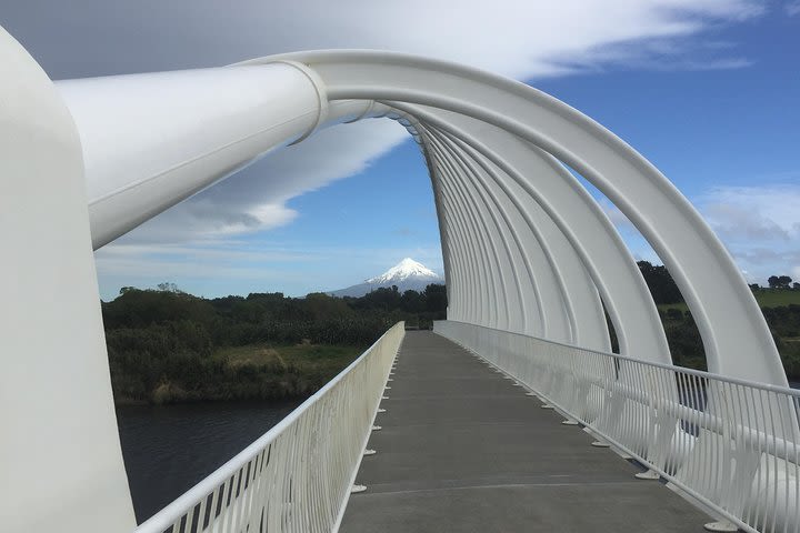 Auckland to Wellington via Taranaki 6 Day Private Tour image