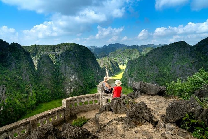 Luxury Hoa Lu Temples - Mua Cave - Tam Coc Boating - Cycling image