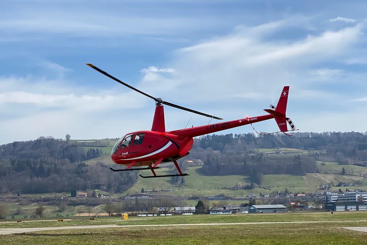 Private helicopter tour to Jura and Seeland - a beautiful sightseeing flight image