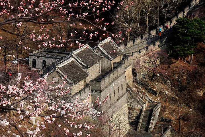 Private Transfer Service To the Mutianyu Great Wall image