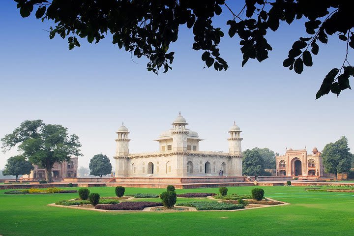 Same Day Agra Tour by Gatimaan Express Train From Delhi image