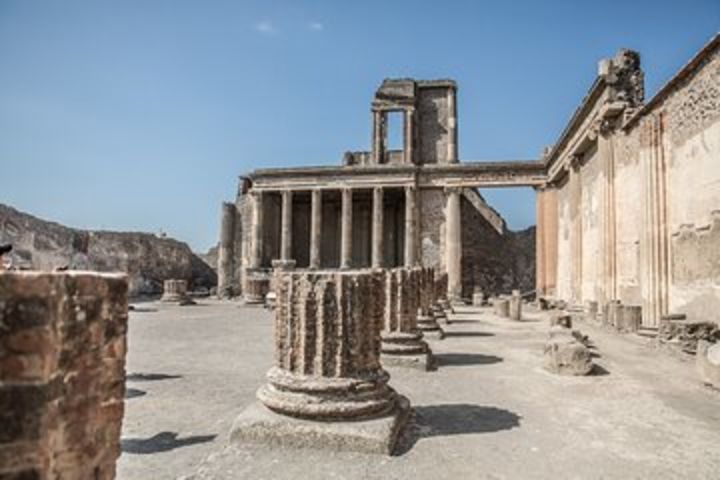 Ruins of Pompeii Guided walking tour with Skip the line ticket image