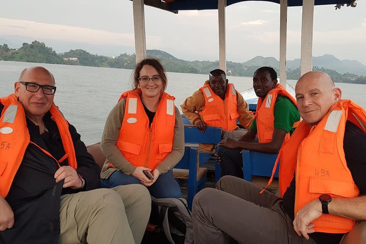 One-day Kivu Lake and Gisenyi Adventure with Air-Con car, Entries and Extras image