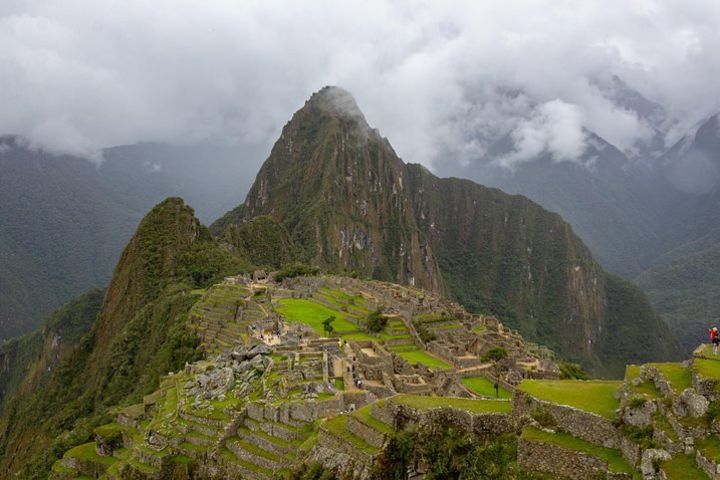 2 Day Sacred Valley Tour to Machupicchu by Vistadome Train and 4 Star Hotels image