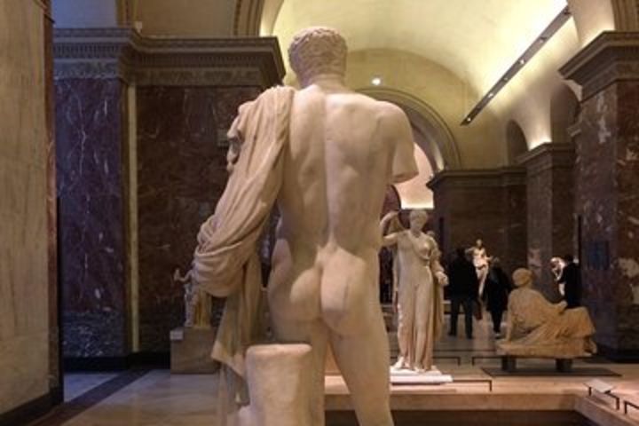 Semi-Private Louvre Masterpieces with Skip-the-Line-Access image