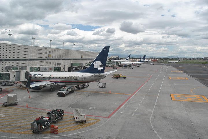 Transportación hacia y desde el aeropuerto de ciudad de méxico image