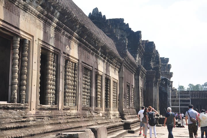 Angkor Wat & Tonle Sap Lake Full day Tour image