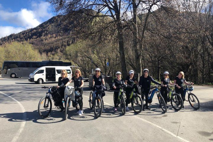 Self Guided Explorer Bike Experience from Arrowtown to Queenstown image