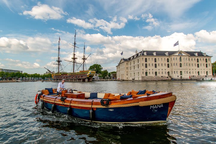 NEW: 1,5 hour luxury canal cruise starting from Rijksmuseum  image