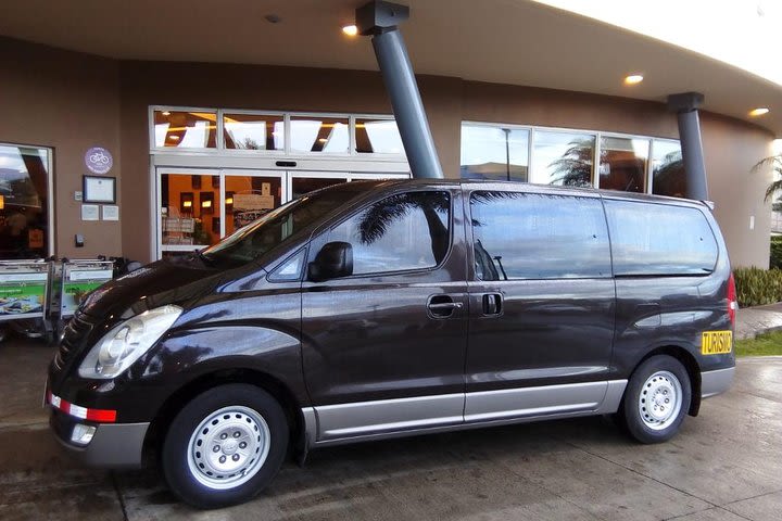 One way Transfer from San José or SJO Airport to Liberia up to 5 passengers  image