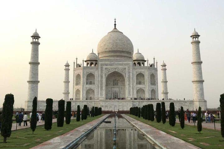 Agra: Taj Mahal Skip-the-Line Entrance Ticket image