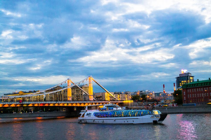 Moscow River Cruise with Free Dessert and Coffee on Private Tour image