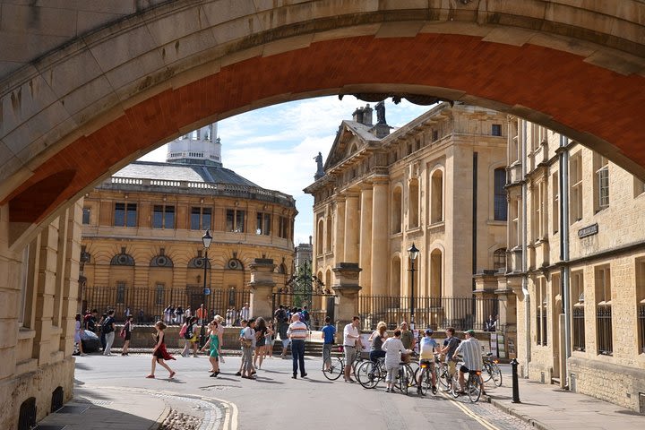 Oxford Bike and Walking Tour image