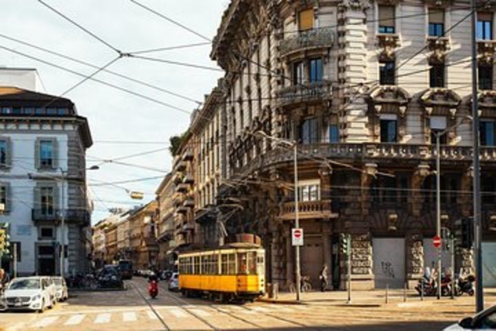 Private City Kickstart Tour: Milan image