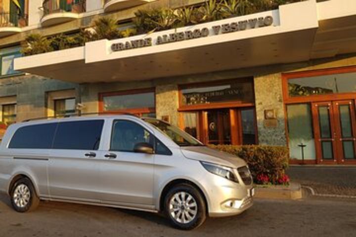 Transfer from Naples area to Sorrento area from 4 to 6 passengers image