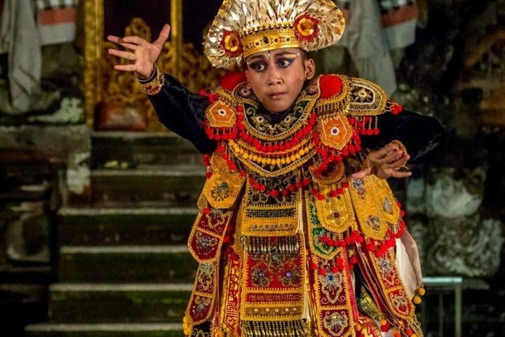 Private : Barong Dance and Kuta Beach Tour image