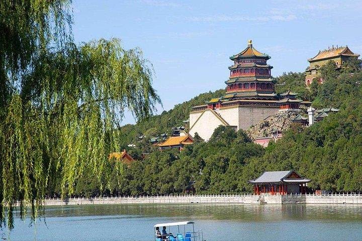 Private trip to Mutianyu Great Wall and Summer Palace by English Driver image