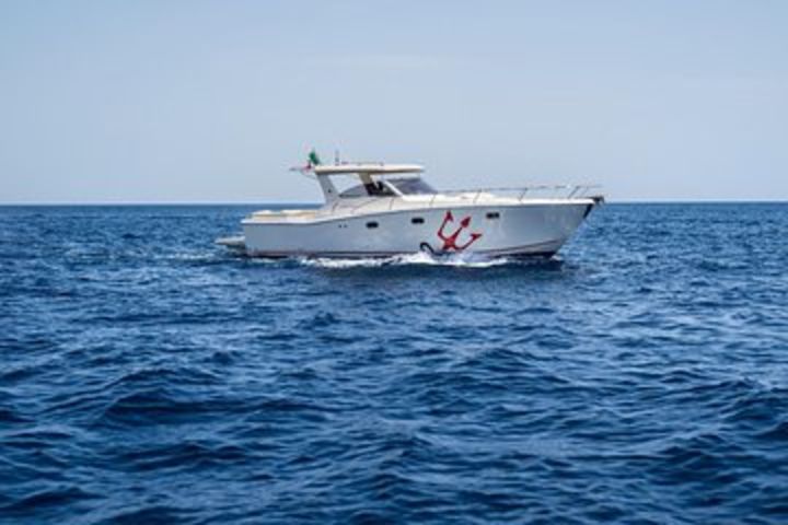 Luxury Charter No restricted destination (Free Day at sea) image