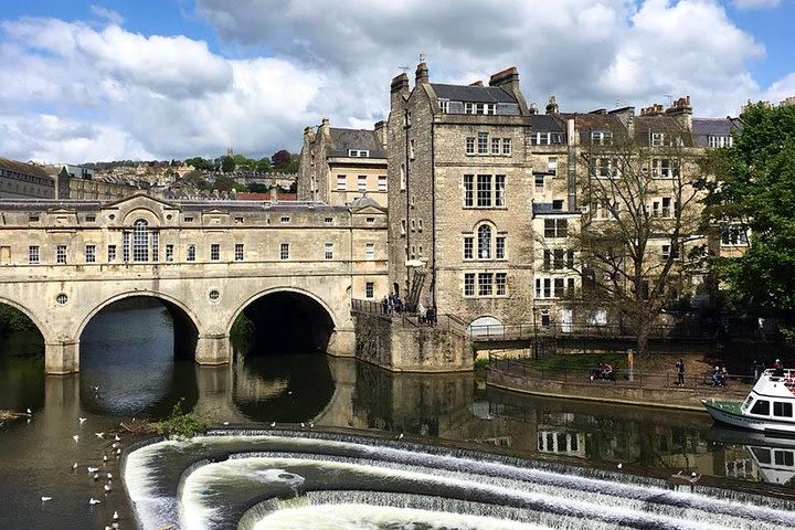 Walking Tour of Bath with Blue Badge Tourist Guide image