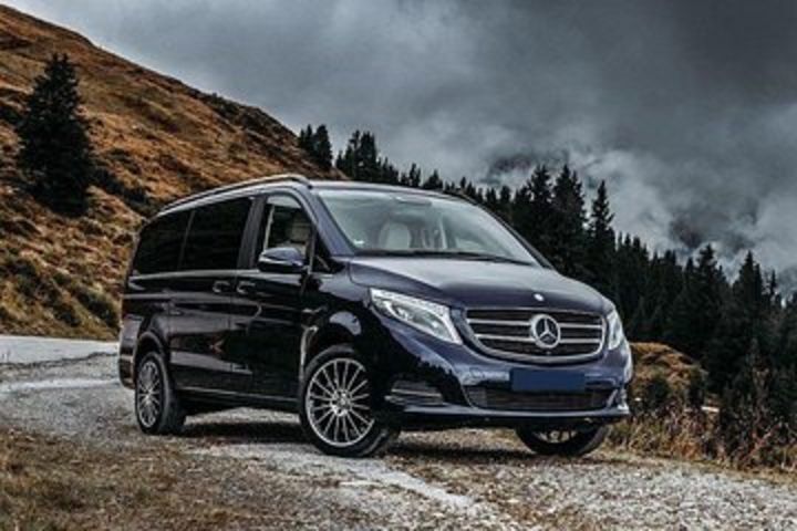 Bordeaux to Airport Private Transfer in Van Business image